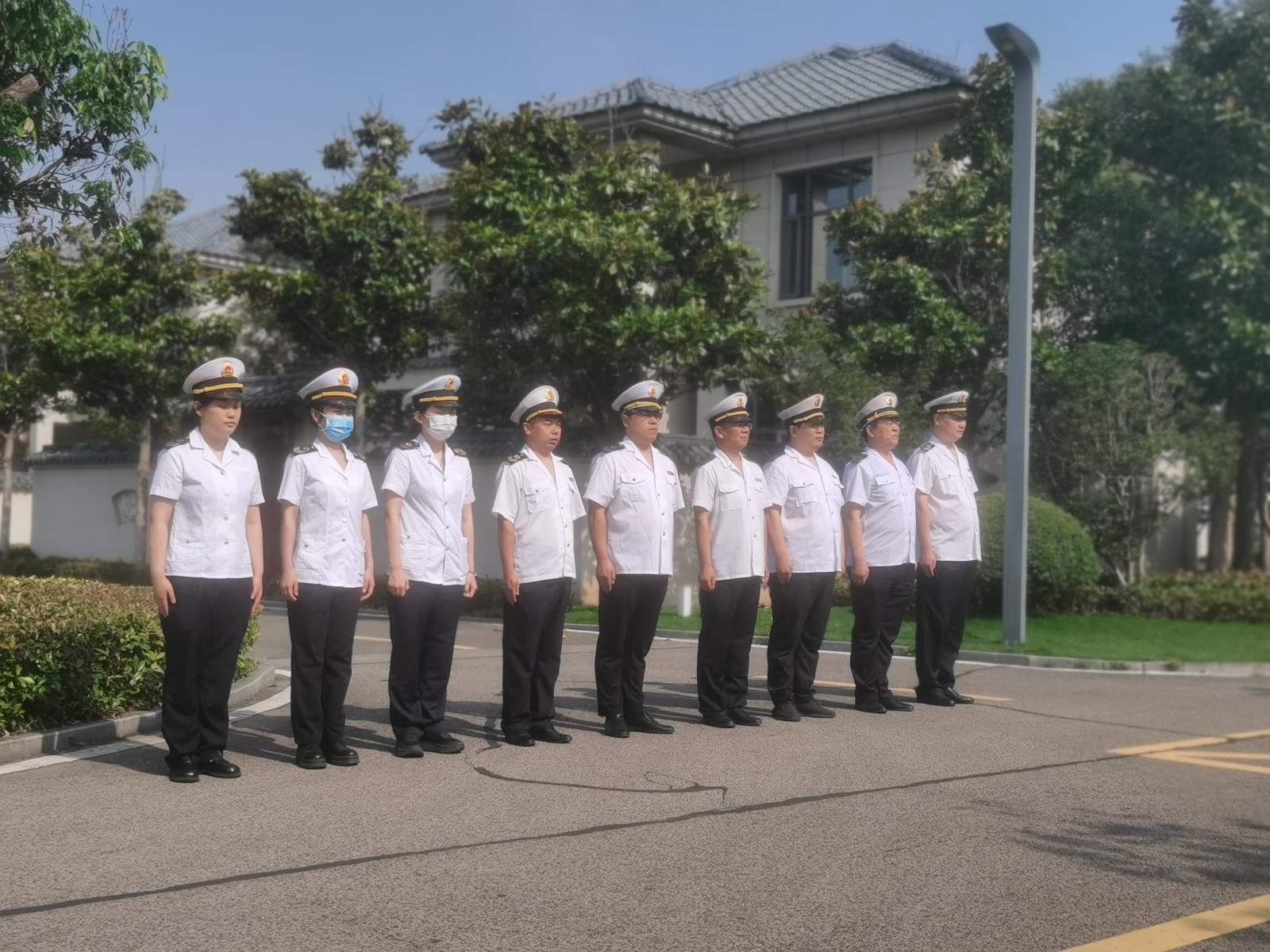 受训学员在进行队列训练.jpg 受训学员在进行队列训练.jpg