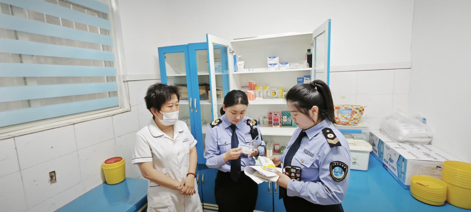鼓楼区开展养老机构医务室专项监督检查工作.jpg